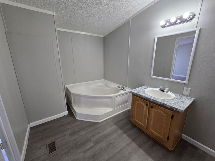 Royal Highlander - Unit DU8410 - Bathroom