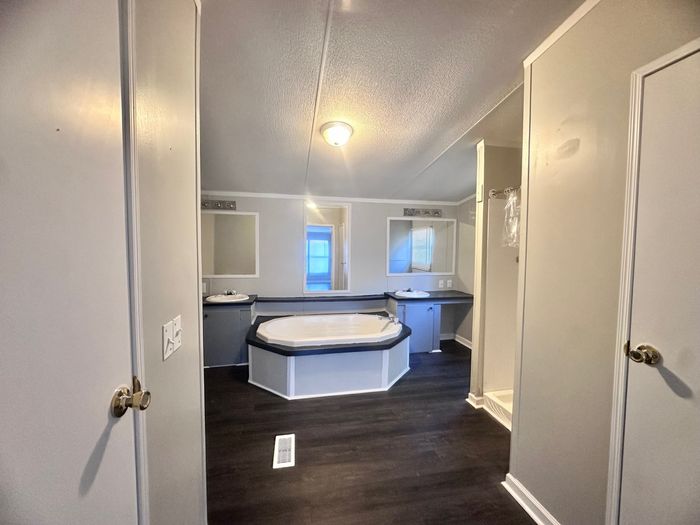 Taylors Creek - Unit 195 - Bathroom