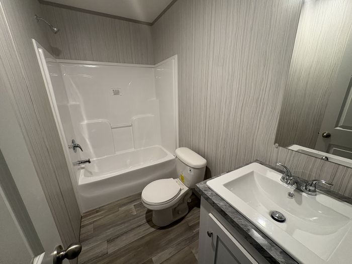 Pleasant Ridge MHP - Unit 120N - Bathroom