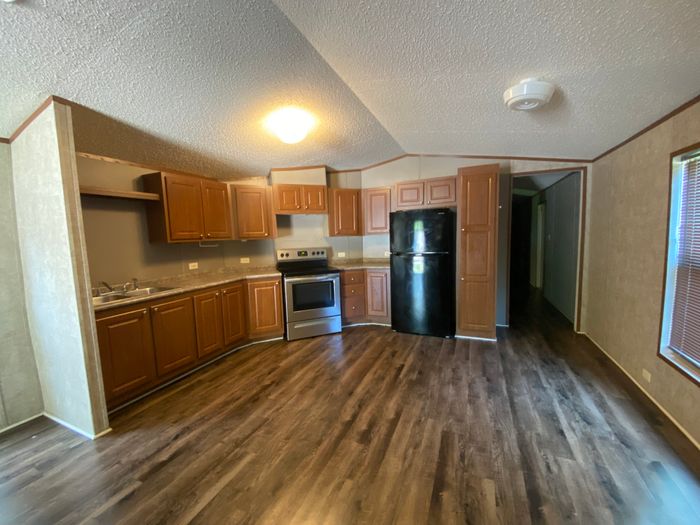 Woodward Estates MHP - Unit 60 - Kitchen