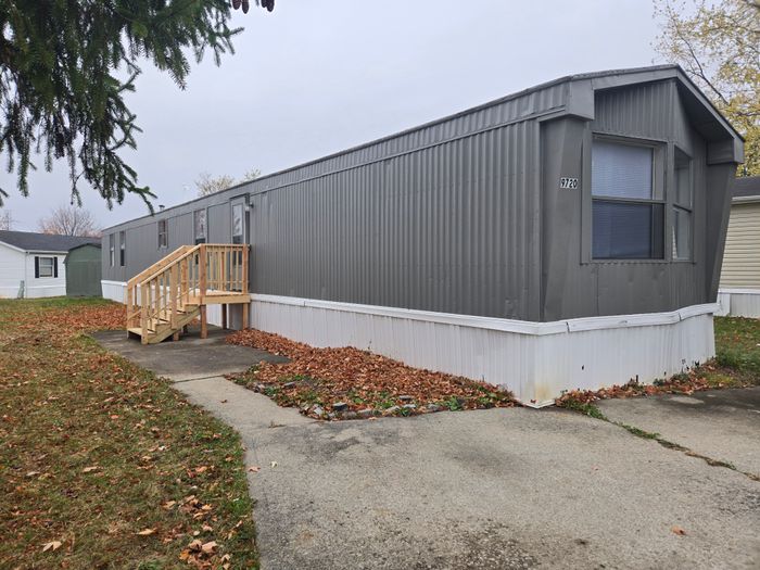 Oak Creek - Unit 9720Bu - Exterior