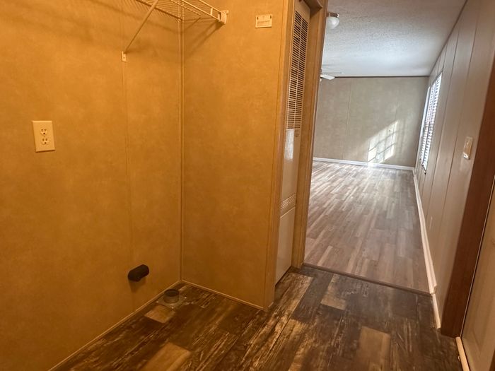 Pasadena MHC - Unit FRE2345 - Entryway