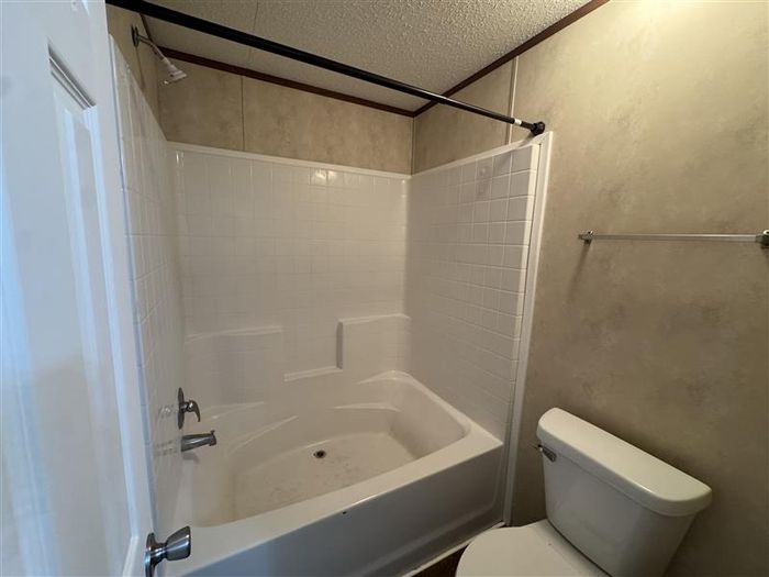 Fort Wayne MHC - Unit 209 - Bathroom