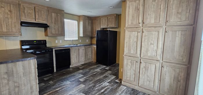 Sunnyvale Estates MHP - Unit 41 - Kitchen