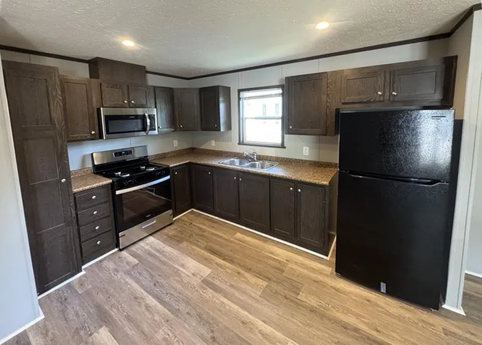Fort Wayne MHC - Unit 401 - Kitchen