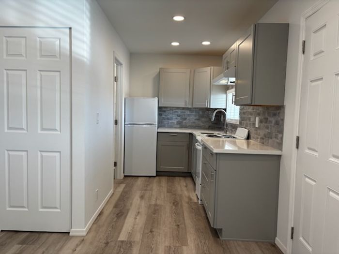 Rosehaven Estates & RV Resort - Unit 435 - Kitchen