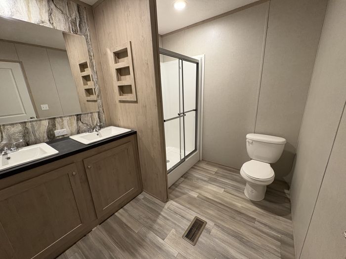 Pleasant Ridge MHP - Unit 120S - Bathroom