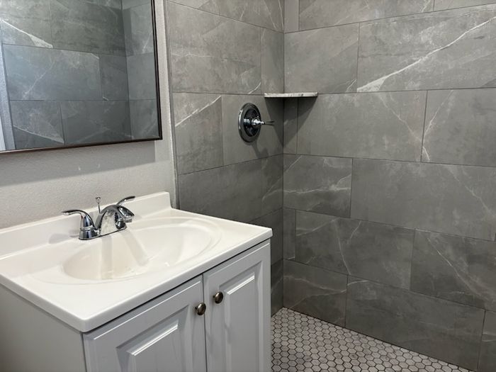 Rosehaven Estates & RV Resort - Unit 426 - Bathroom