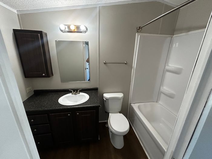 Pineview MHC - Unit 100 - Bathroom