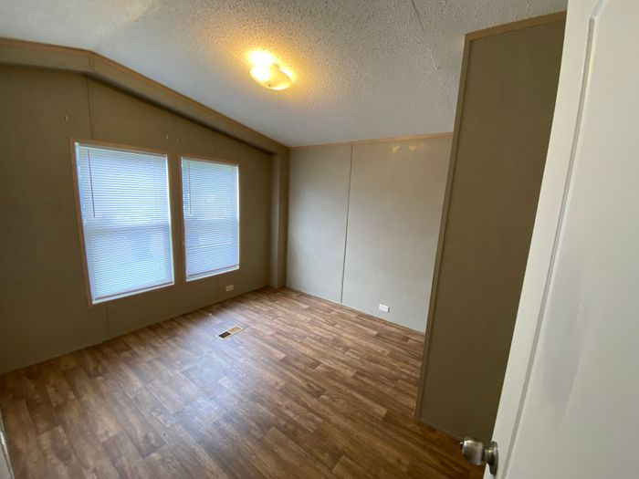 Woodward Estates MHP - Unit 222 - Interior