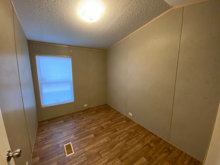 Woodward Estates MHP - Unit 222 - Bedroom