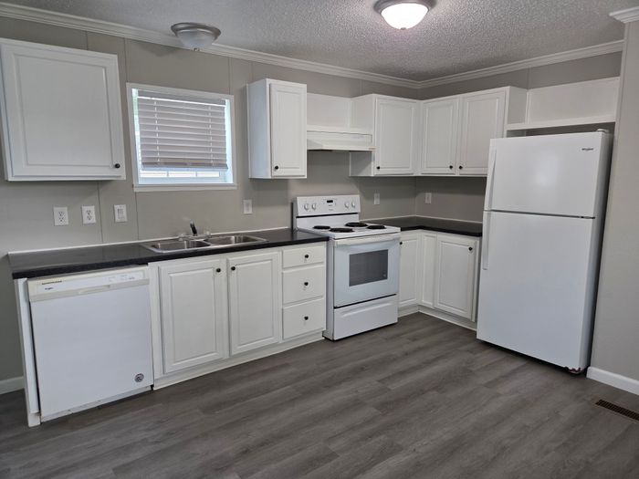 Vermillion MH and RV Park - Unit 106 - Kitchen