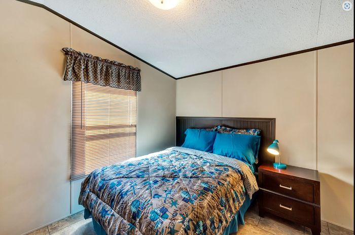 Pineview MHC - Unit 33 - Bedroom