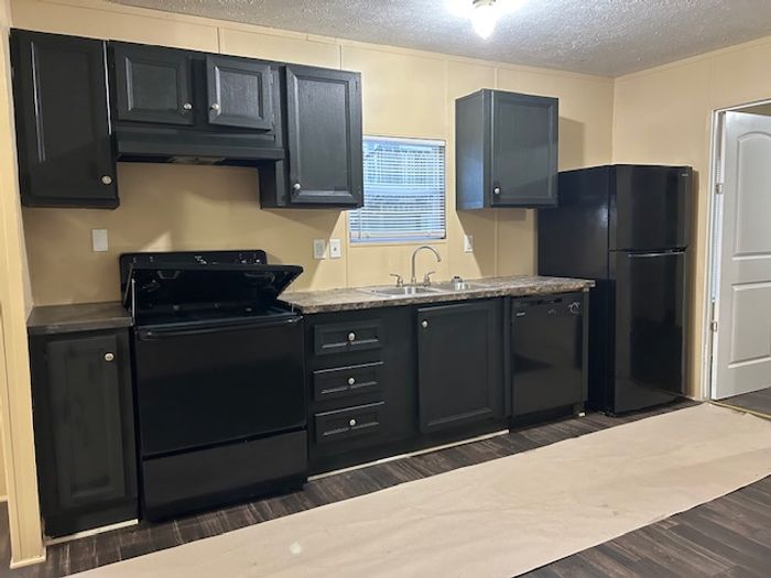 Suburban Woods - Unit 527 - Kitchen