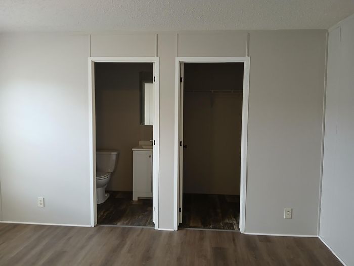 Pine Crest - Unit 48 - Bathroom