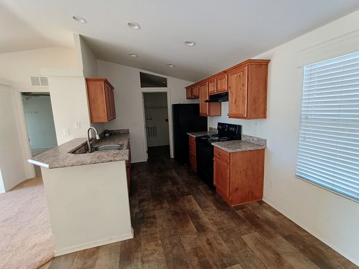 Villa Juanita MHC - Unit 72 - Kitchen