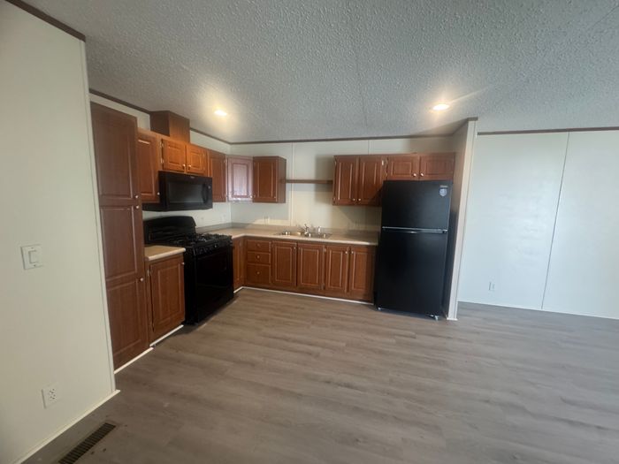The Orchards/Paradise - Unit 70 - Kitchen