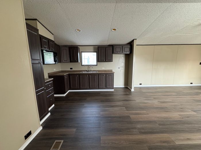 Gateway RV - Unit 131 - Kitchen