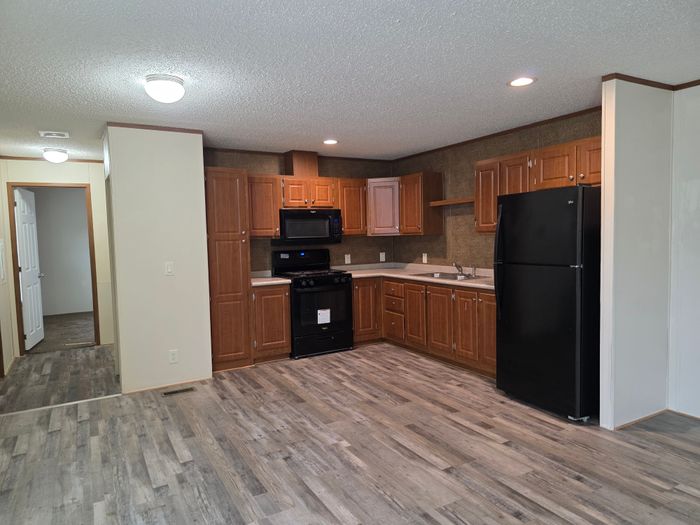 Birchwood MHP - Unit 108 - Kitchen