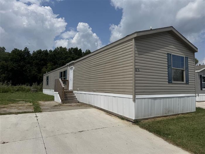 Fort Wayne MHC - Unit 875 - Exterior, Street View