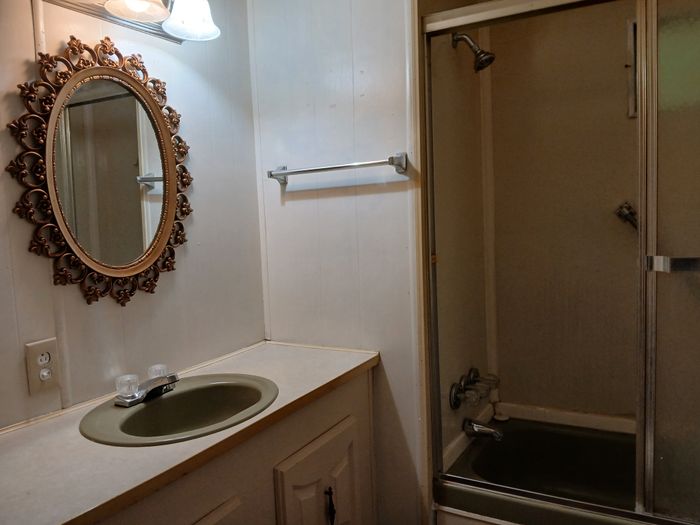 Glenhaven Estates - Unit 135 - Bathroom