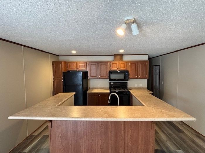 Fort Wayne MHC - Unit 807 - Kitchen