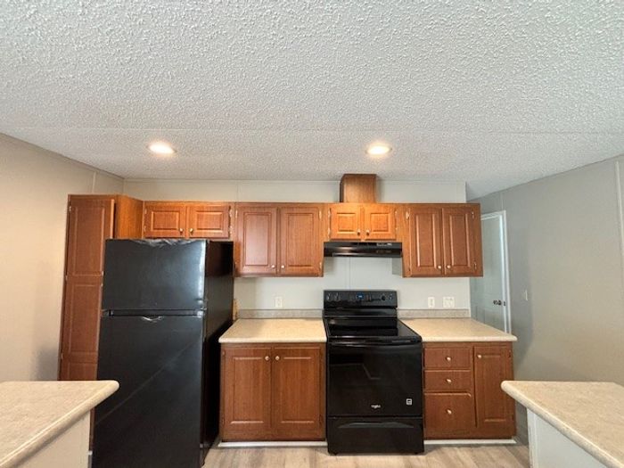 Fort Wayne MHC - Unit 941 - Kitchen