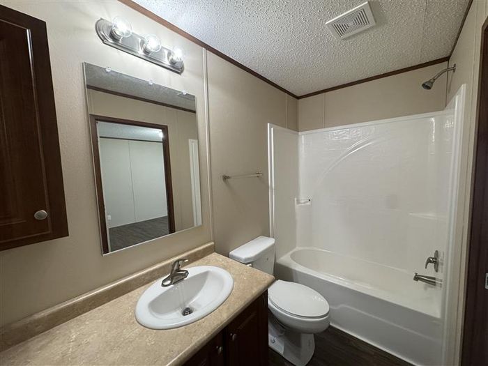 Fort Wayne MHC - Unit 921 - Bathroom