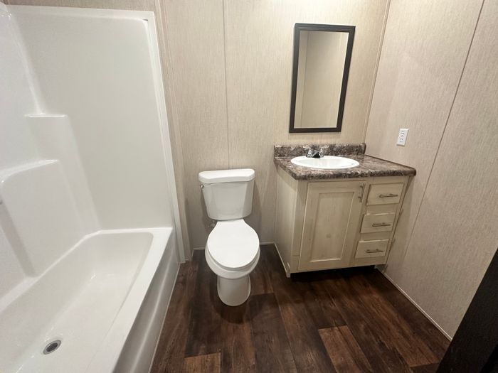 Rolling Hills MHP - Unit 40 - Bathroom
