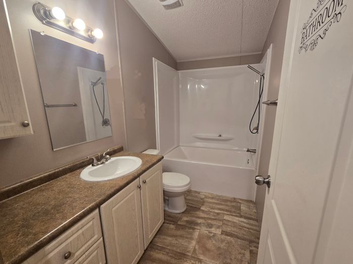 Rolling Hills MHP - Unit 94 - Bathroom