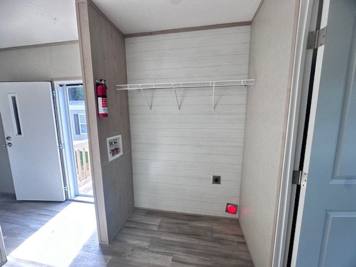 Lakeside NC (GCI) - Unit 1966 - Entryway