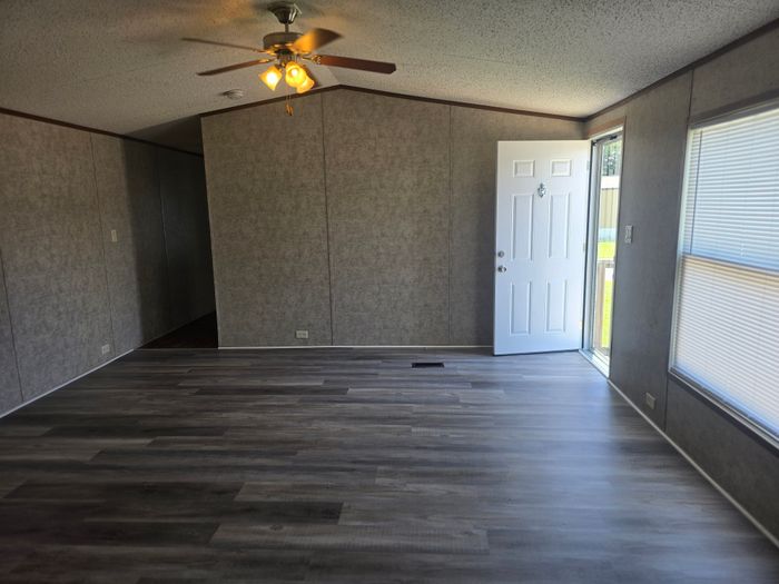 Lafayette Park MHP - Unit 218 - Interior