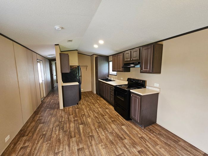Somer MHP - Unit 1212W - Kitchen