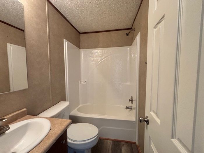 Fort Wayne MHC - Unit 811 - Bathroom