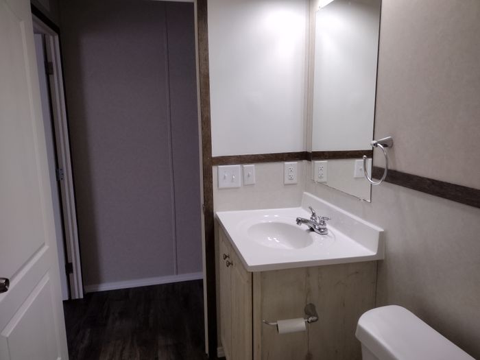 Birchwood MHP - Unit 142 - Bathroom