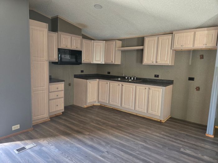 Bluegrass Meadows - Unit C12 - Kitchen