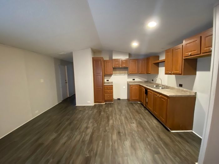 Woodward Estates MHP - Unit 95 - Kitchen