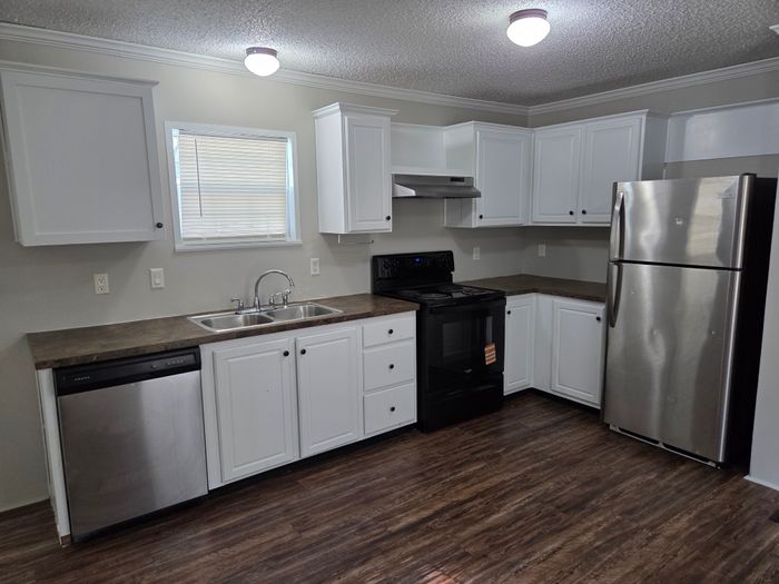 Vermillion MH and RV Park - Unit 108 - Kitchen