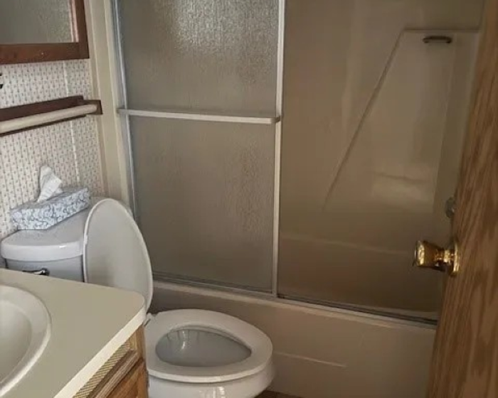 Floridian Sandalwood - Unit G10 - Bathroom