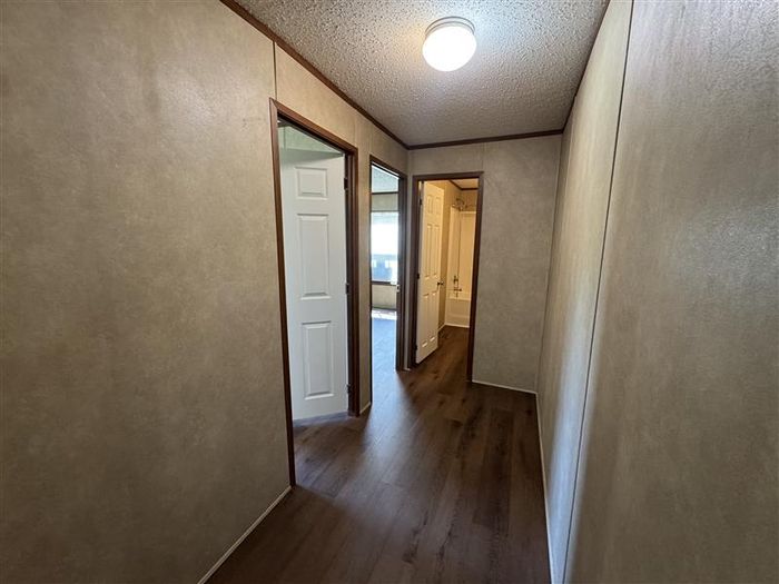 Fort Wayne MHC - Unit 615 - Entryway