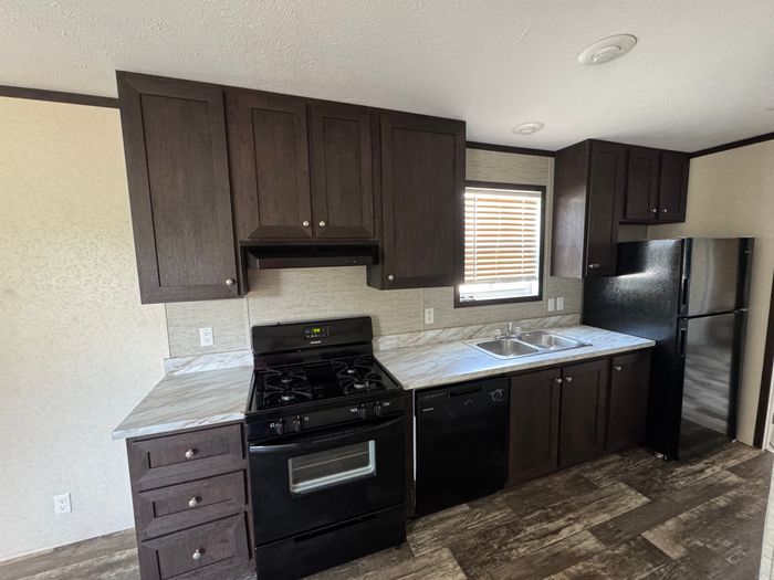 Alliance Vista MH and RV Park - Unit H18 - Kitchen