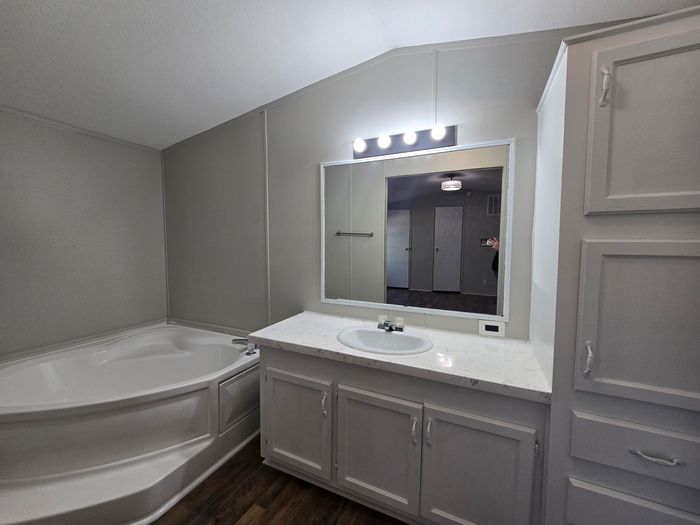 Royal Highlander - Unit MA0905 - Bathroom
