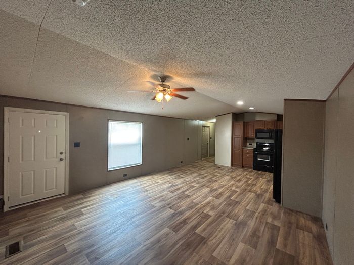 Crestview MHC OK - Unit E49 - Interior