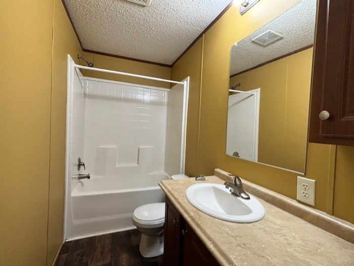 Fort Wayne MHC - Unit 249 - Bathroom