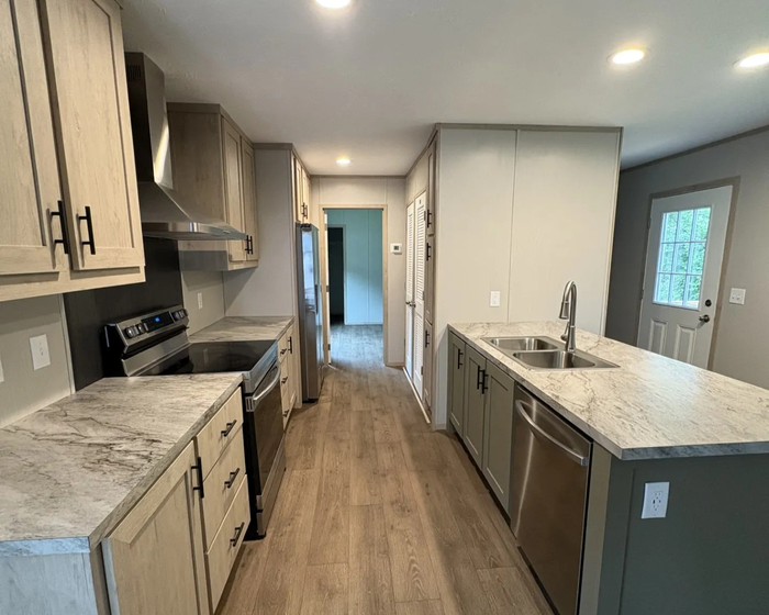 Willow Oaks MHP - Unit 104W - Kitchen