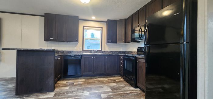 Southcrest Estates - Unit 140 - Kitchen