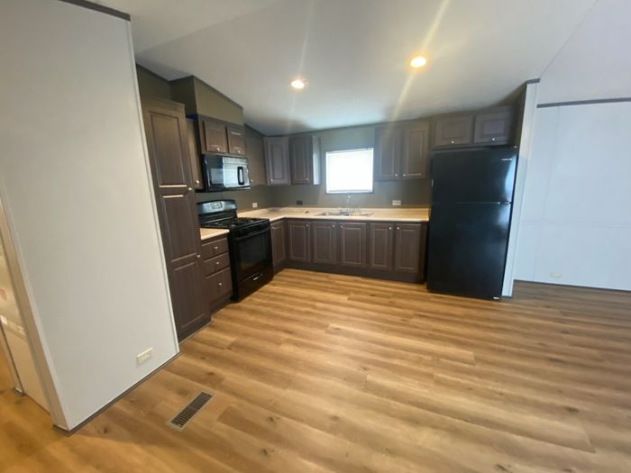 Coachlight Village North (CLN) - Unit 1123 - Kitchen