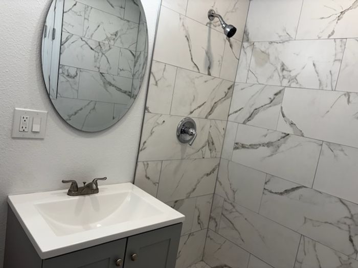 Rosehaven Estates & RV Resort - Unit 435 - Bathroom