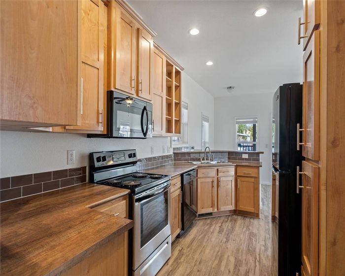 Grand Missouri - Unit 224 - Kitchen