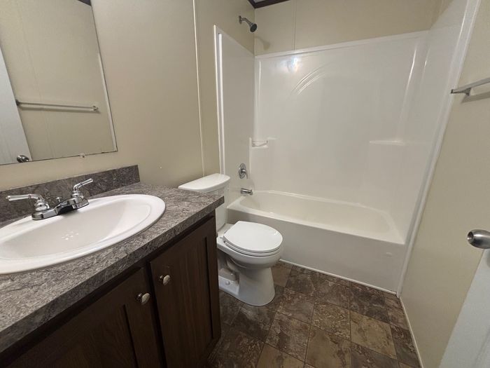 Birchwood MHP - Unit 119 - Bathroom